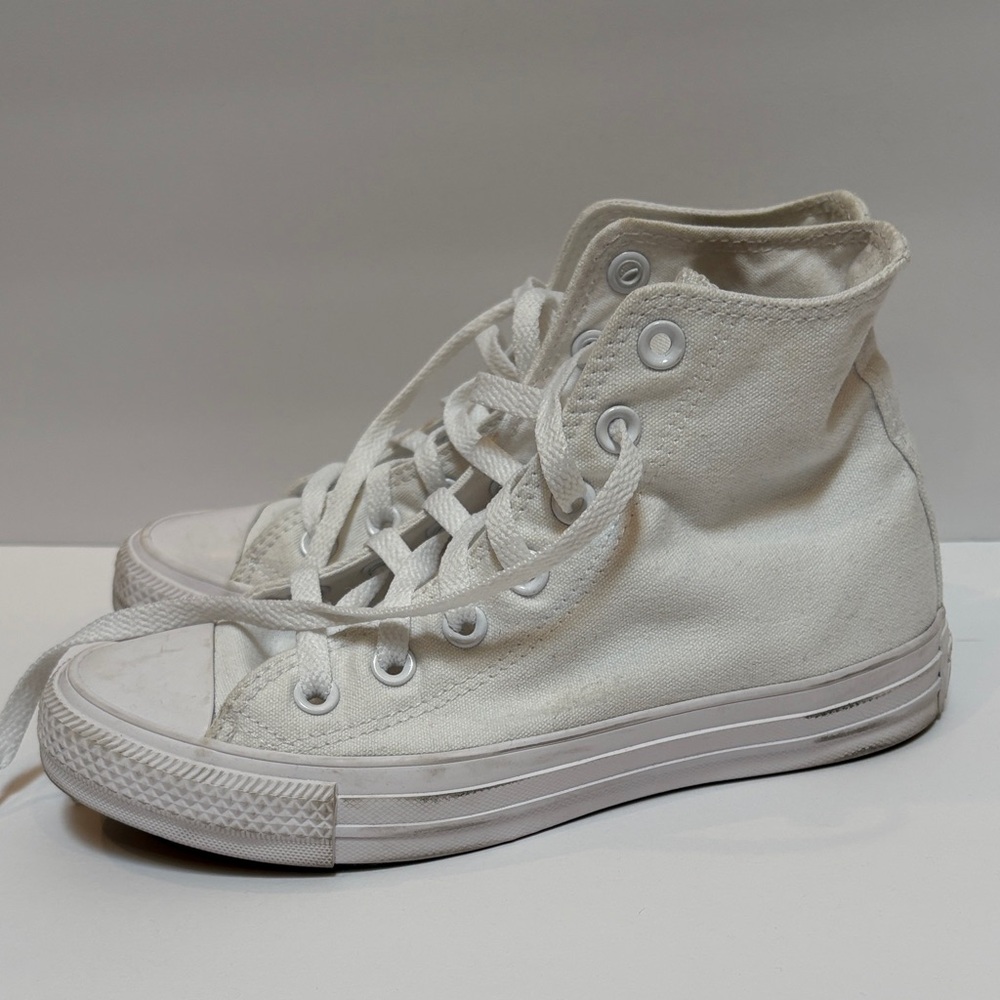 Converse White Monochrome High Top Canvas Sneakers, Size 6 - Picture 5 of 11